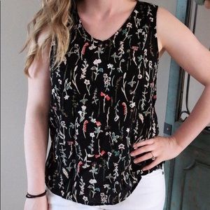 NWT STITCH FIX Alice Blue Belgium Button Back Top